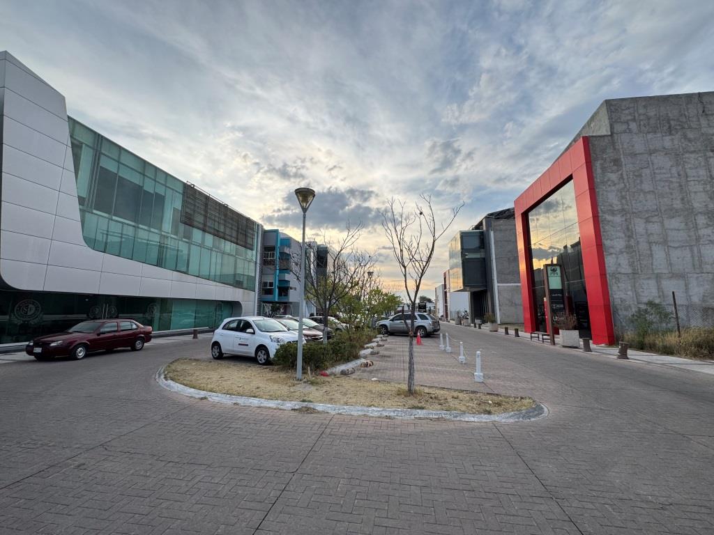 Terreno ideal para oficinas ejecutivas