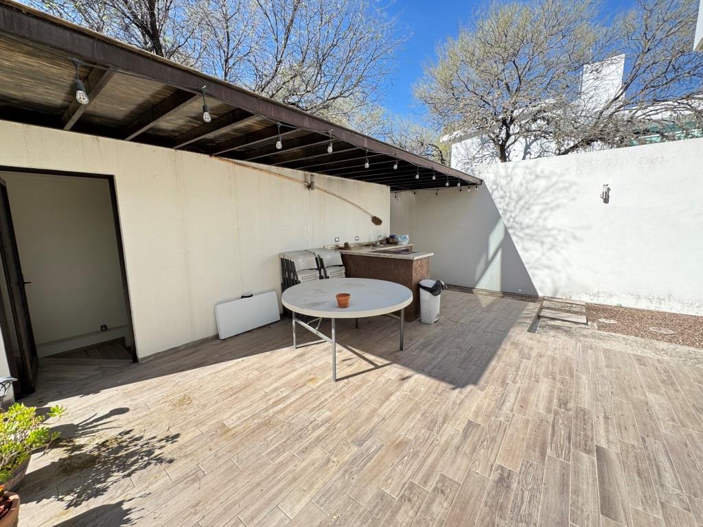 Casa en uno de los Fracc. mas exclusivos de la zona Poniente