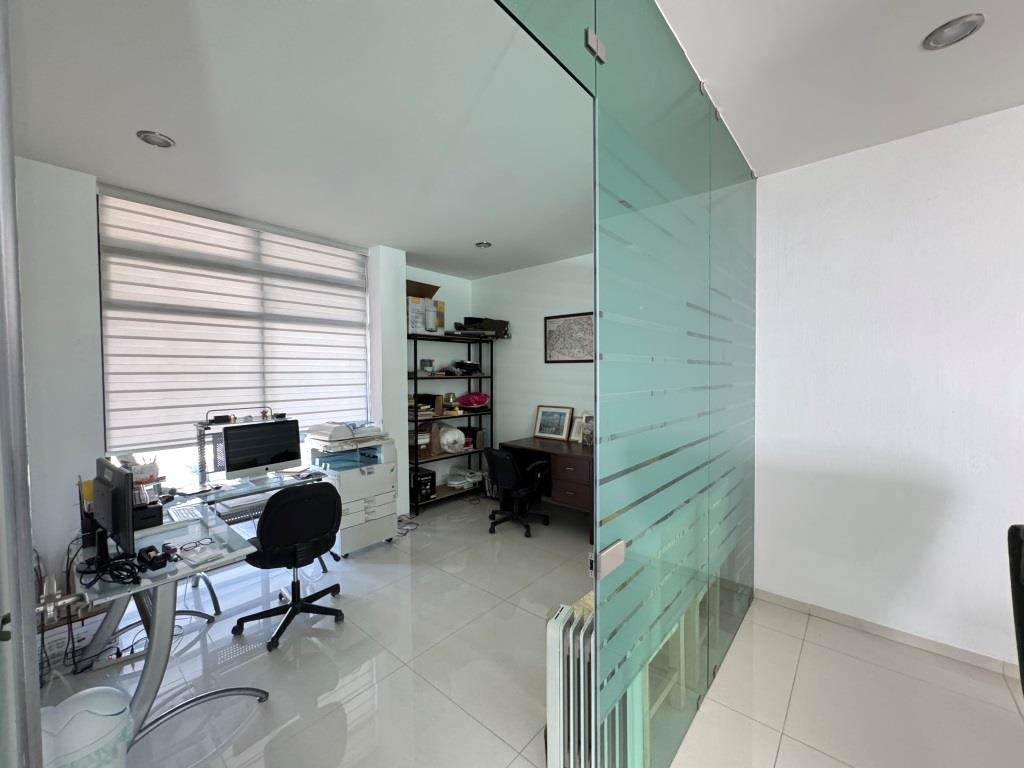 Casa en uno de los Fracc. mas exclusivos de la zona Poniente