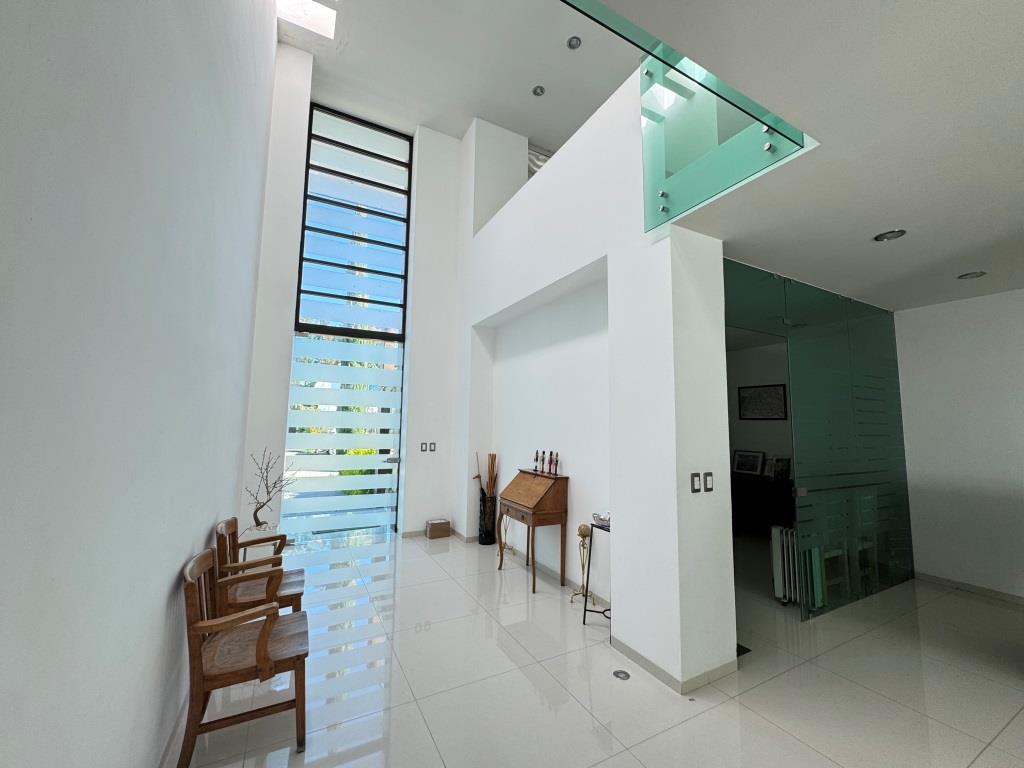 Casa en uno de los Fracc. mas exclusivos de la zona Poniente