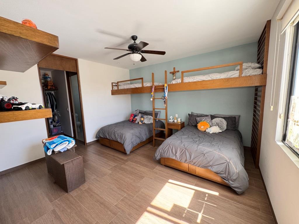 Casa con excelentes acabados, zona norte.