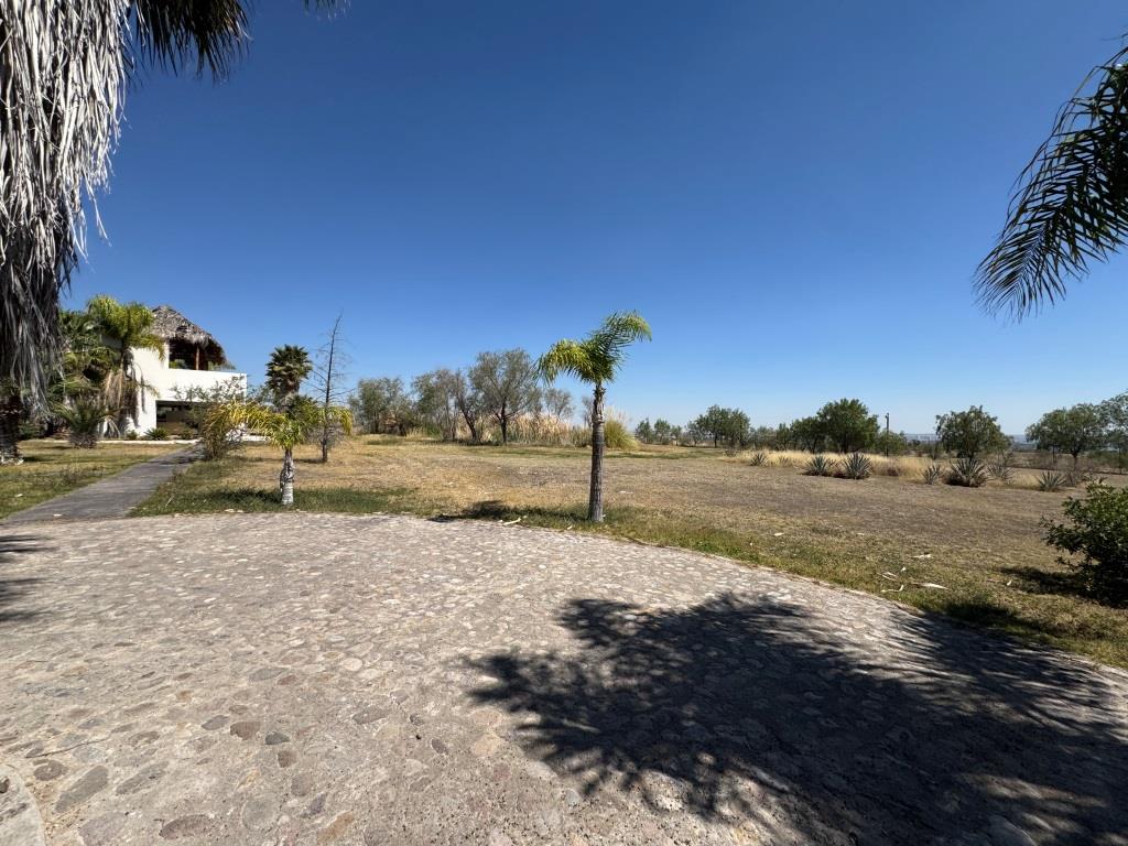 Terreno comercial - habitacional - servicios - zona en plena plusvalia.