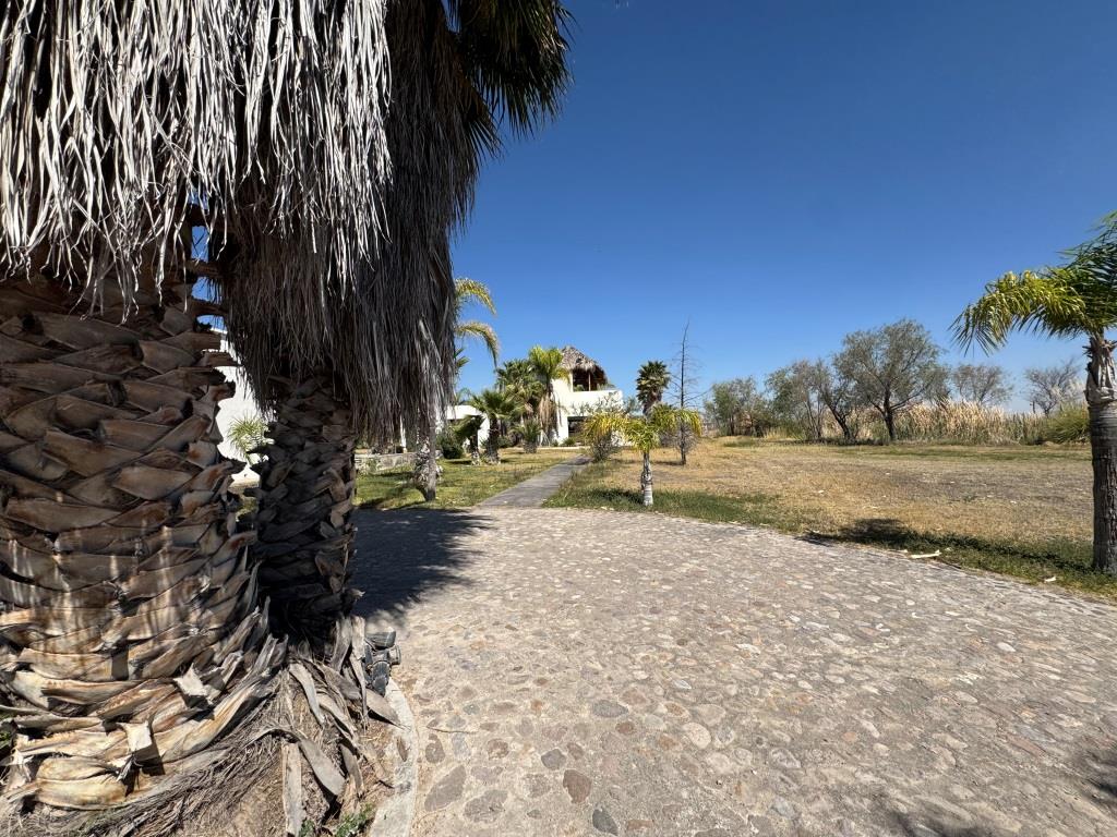 Terreno comercial - habitacional - servicios - zona en plena plusvalia.