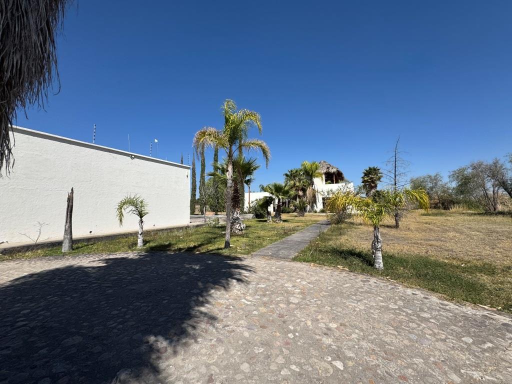 Terreno comercial - habitacional - servicios - zona en plena plusvalia.