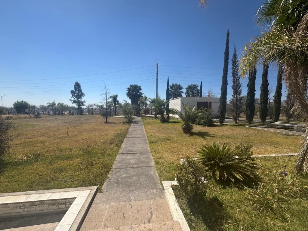 Terreno comercial - habitacional - servicios - zona en plena plusvalia.
