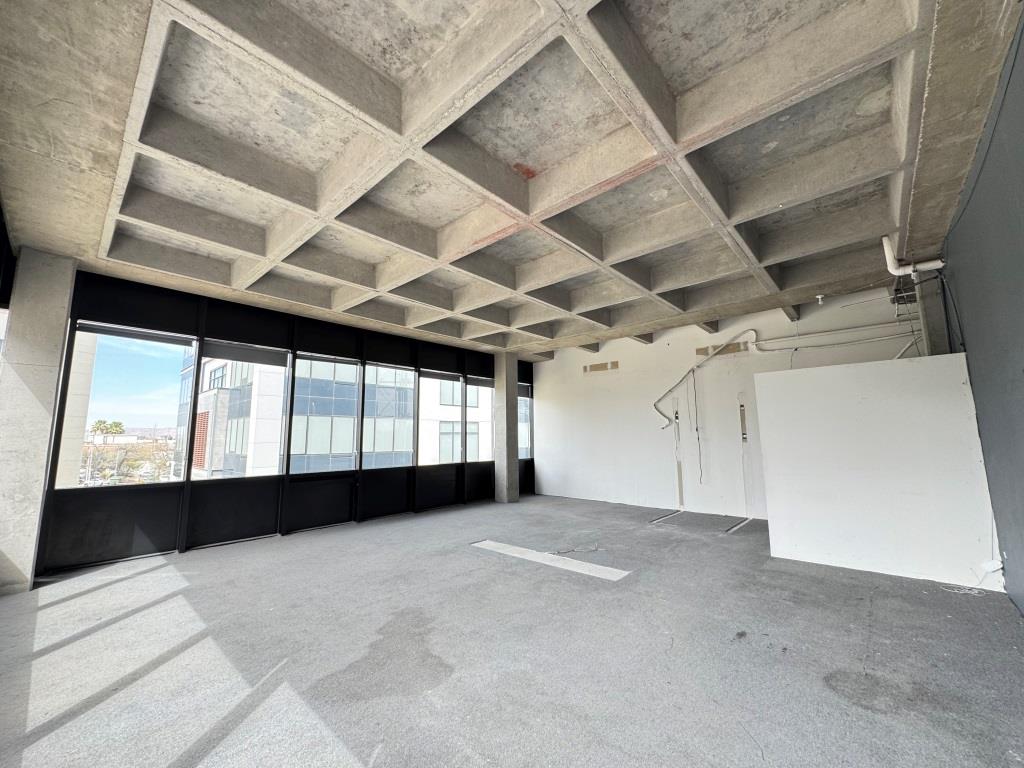 Oficinas dentro de edificio ejecutivo 