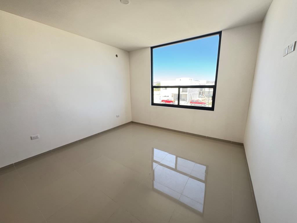 Casa dentro de Fracc. con casa club