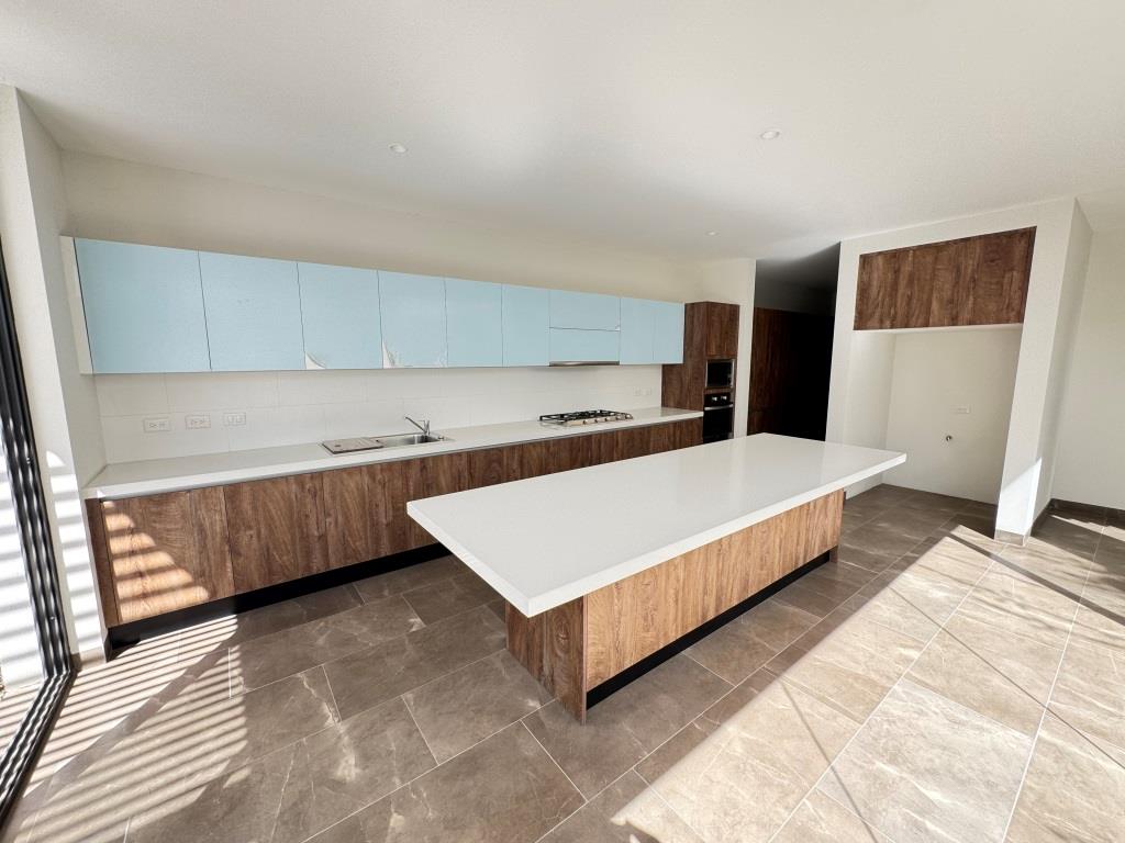Casa dentro de exclusivo Fracc. zona norte