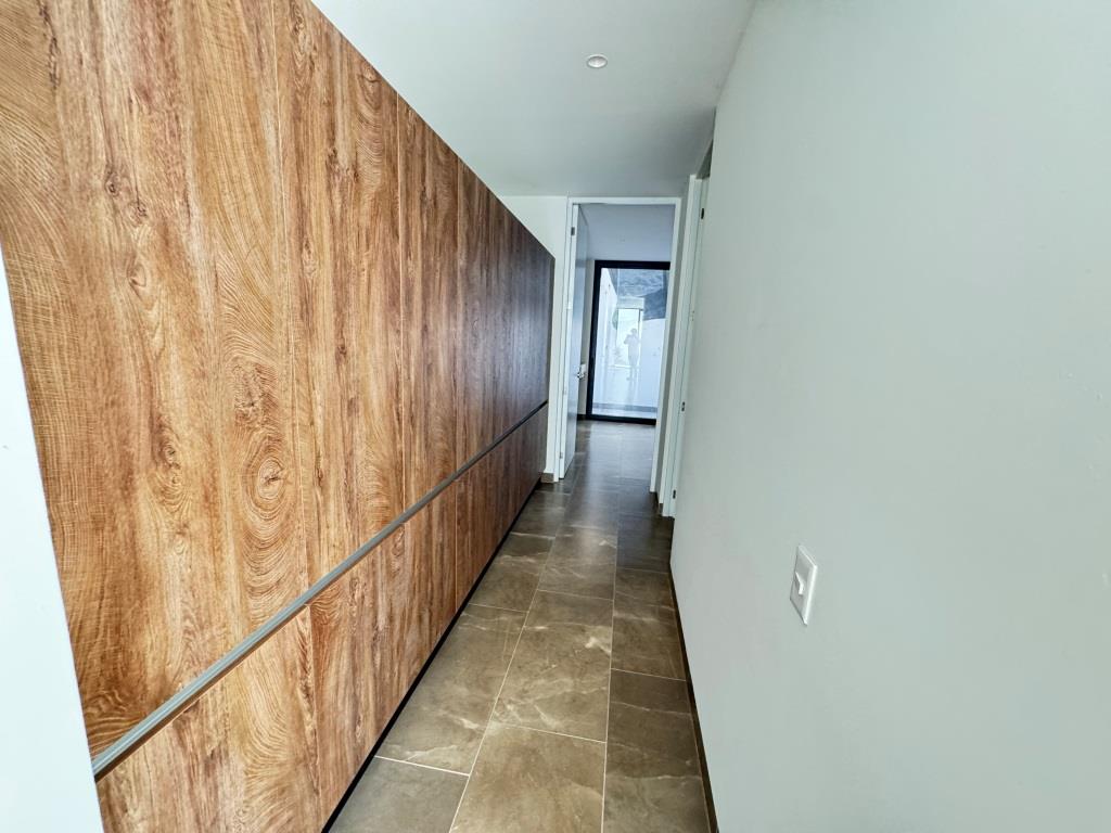 Casa dentro de exclusivo Fracc. zona norte