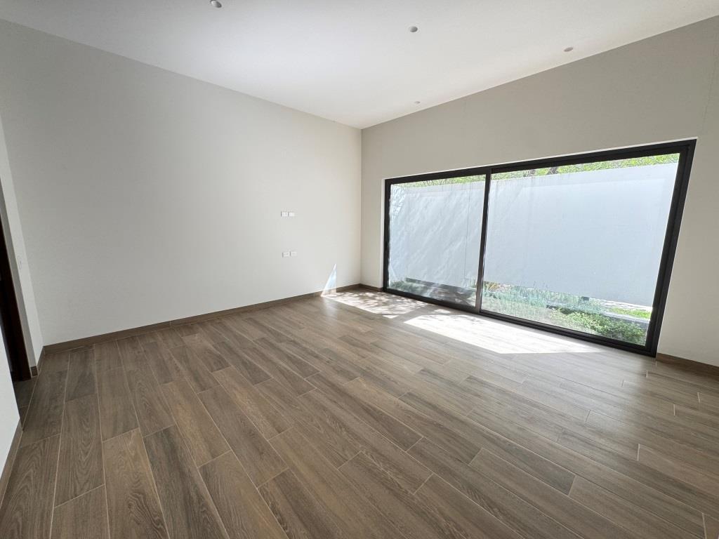 Casa dentro de exclusivo Fracc. zona norte
