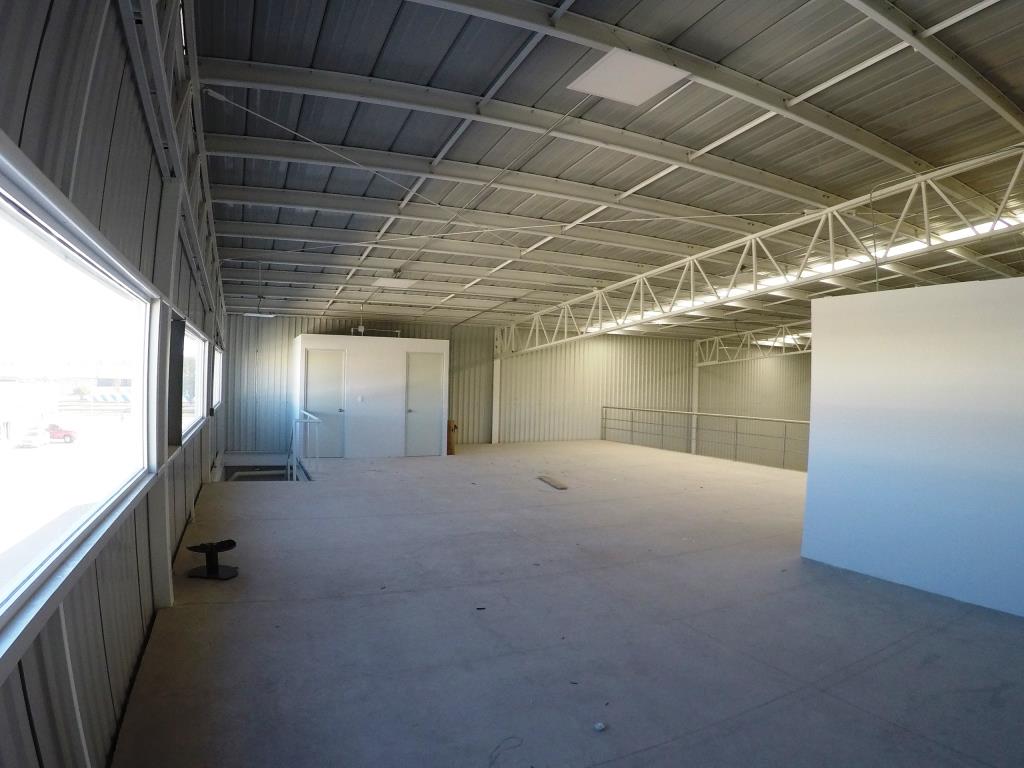 Nave industrial 435m2+mezanine