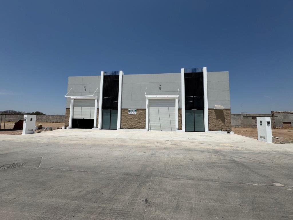 Nave industrial en parque con acceso controlado 564m2