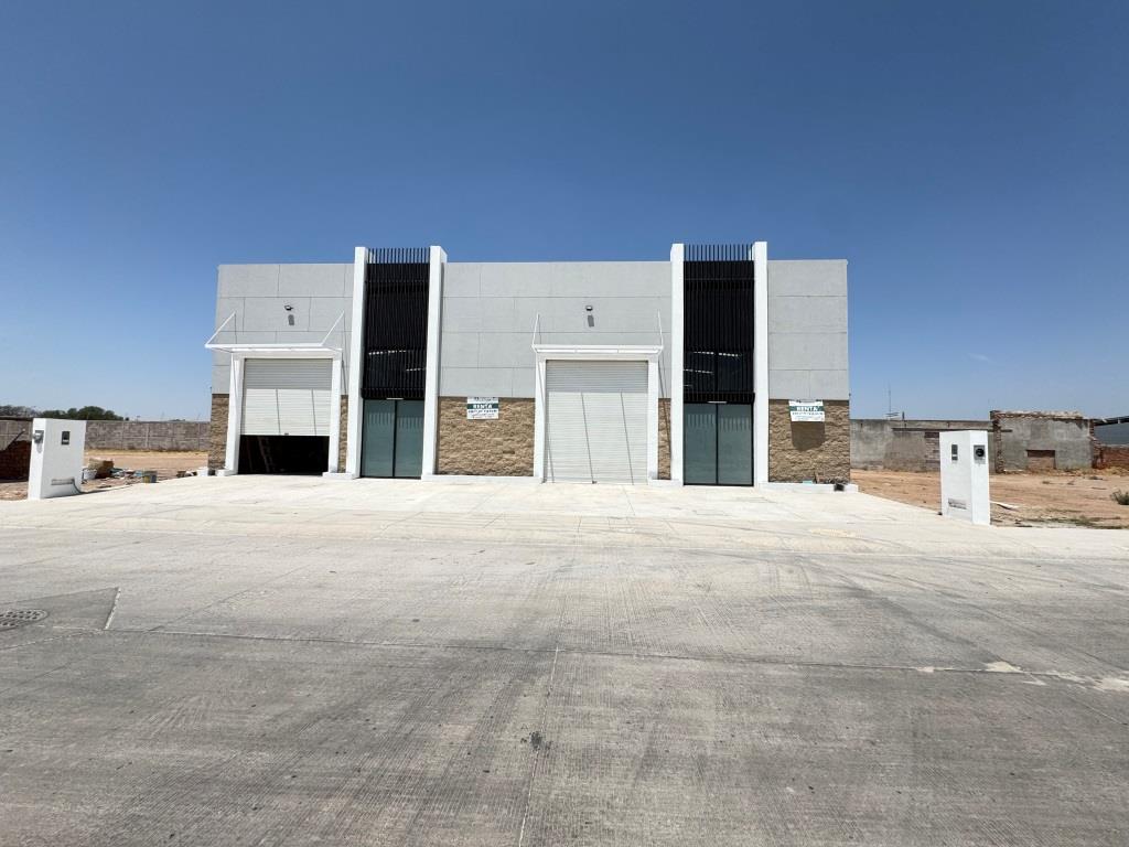 Nave industrial en parque con acceso controlado 564m2