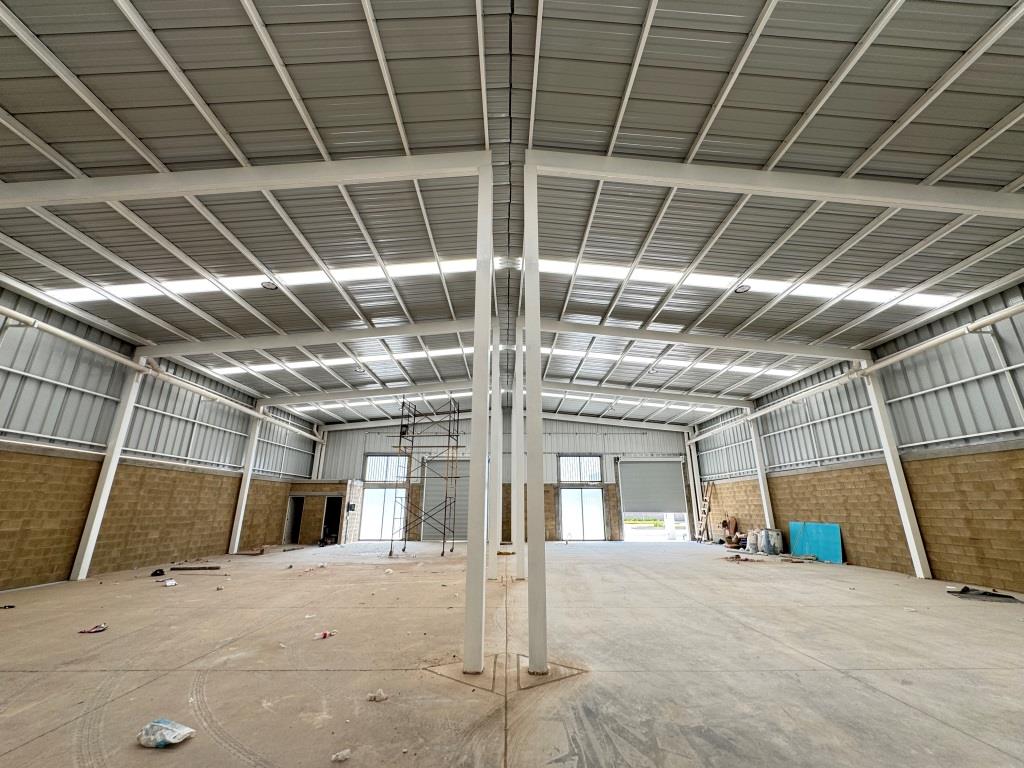 Nave industrial en parque con acceso controlado 564m2