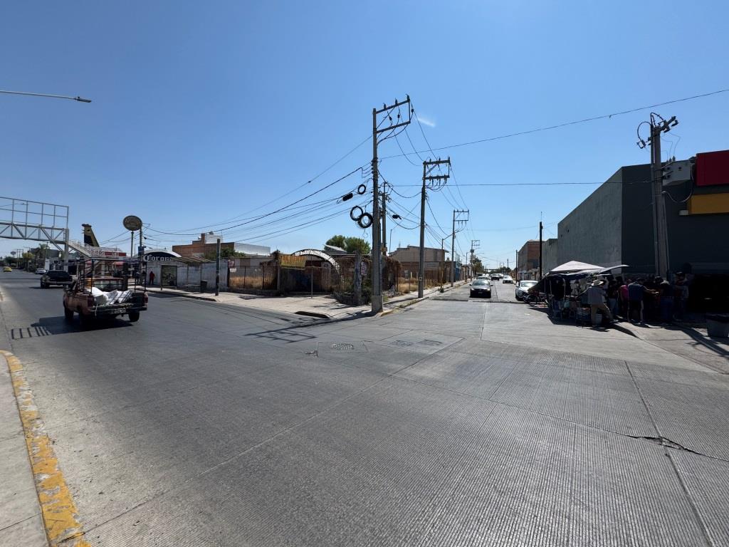 Terreno comercial en esquina.