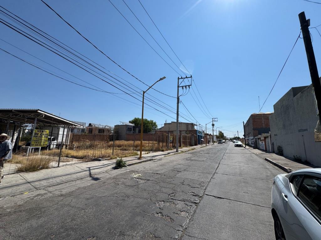 Terreno comercial en esquina.