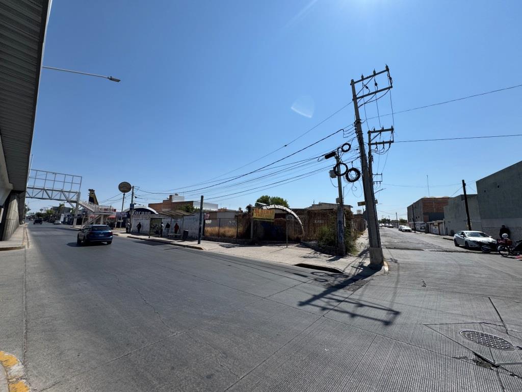 Terreno comercial en esquina.