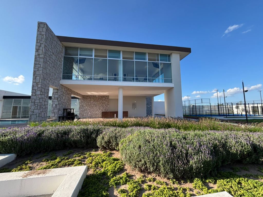Casa nueva con acabados de lujo