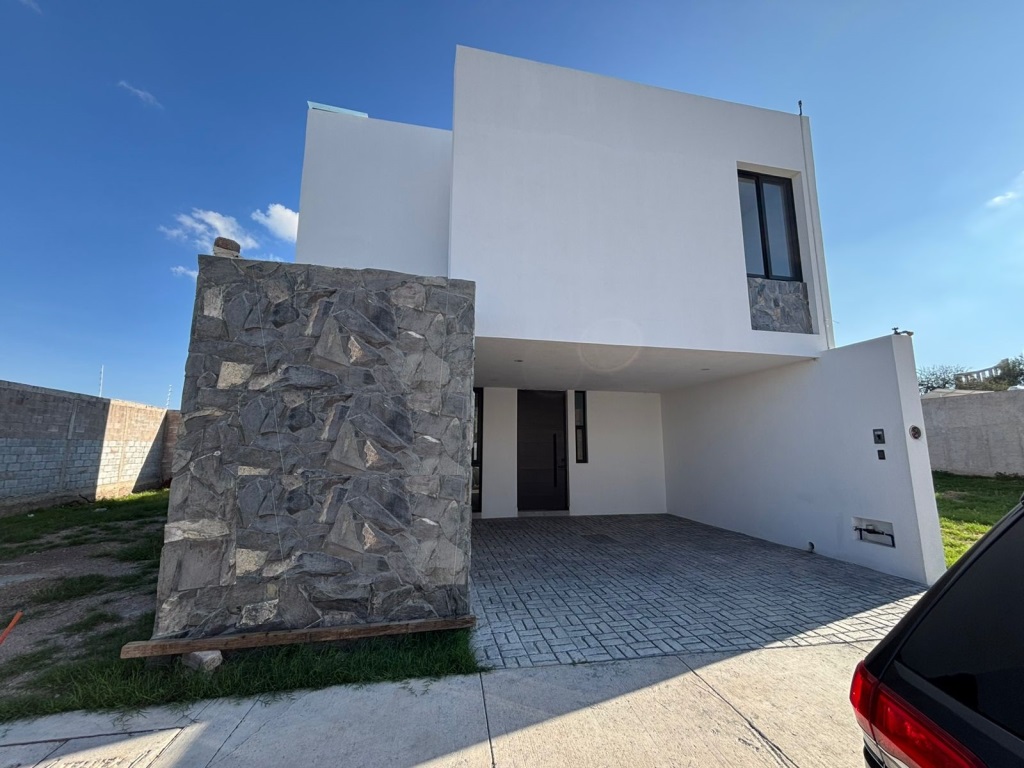 Casa nueva con acabados de lujo