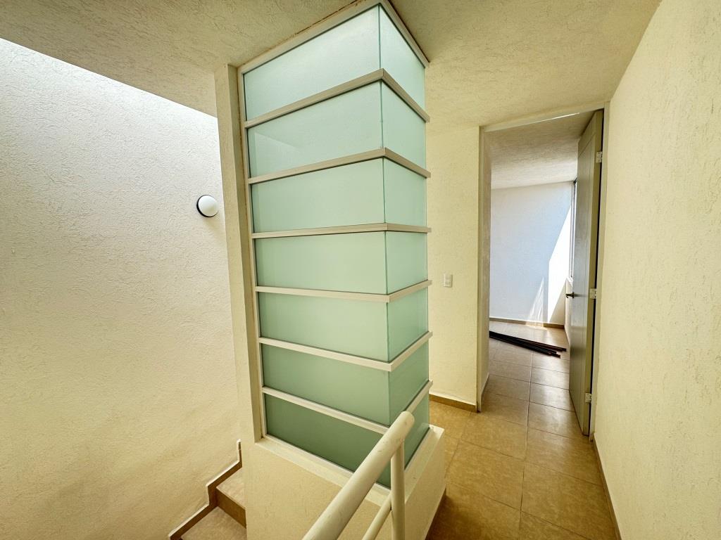 Casa con terreno excedente 