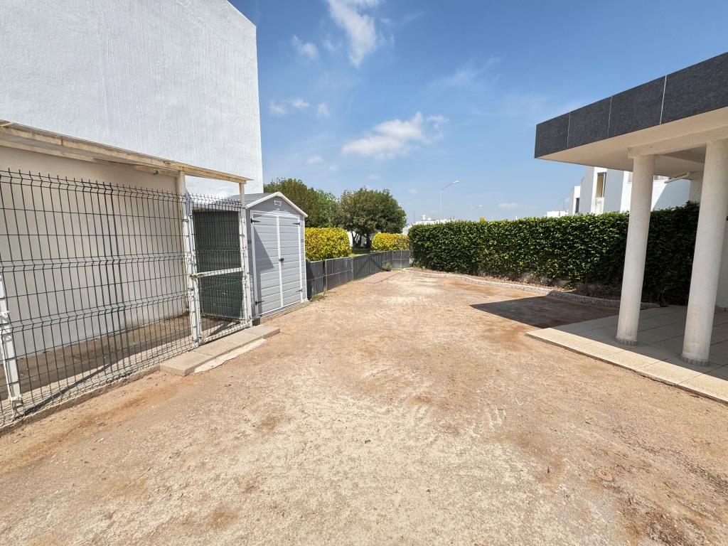 Casa con terreno excedente 