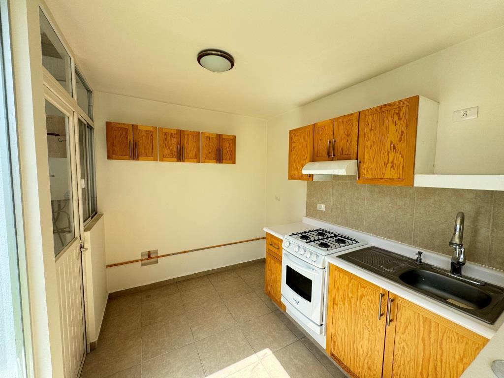 Casa con terreno excedente 