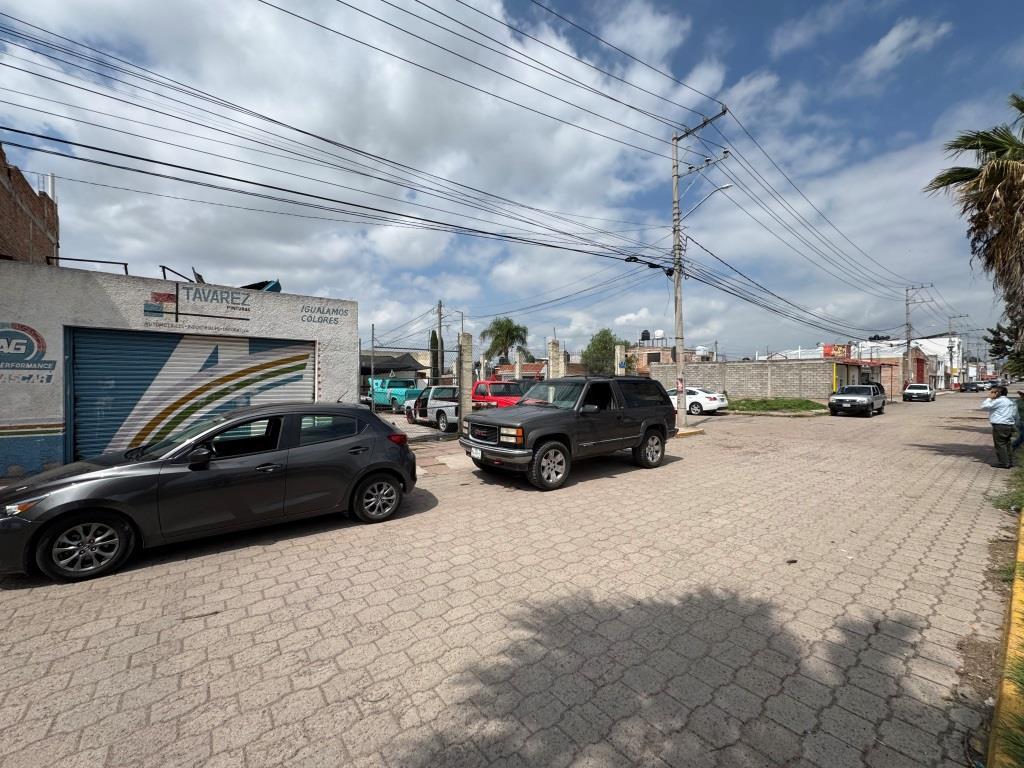 Propiedad comercial sobre Av Principal