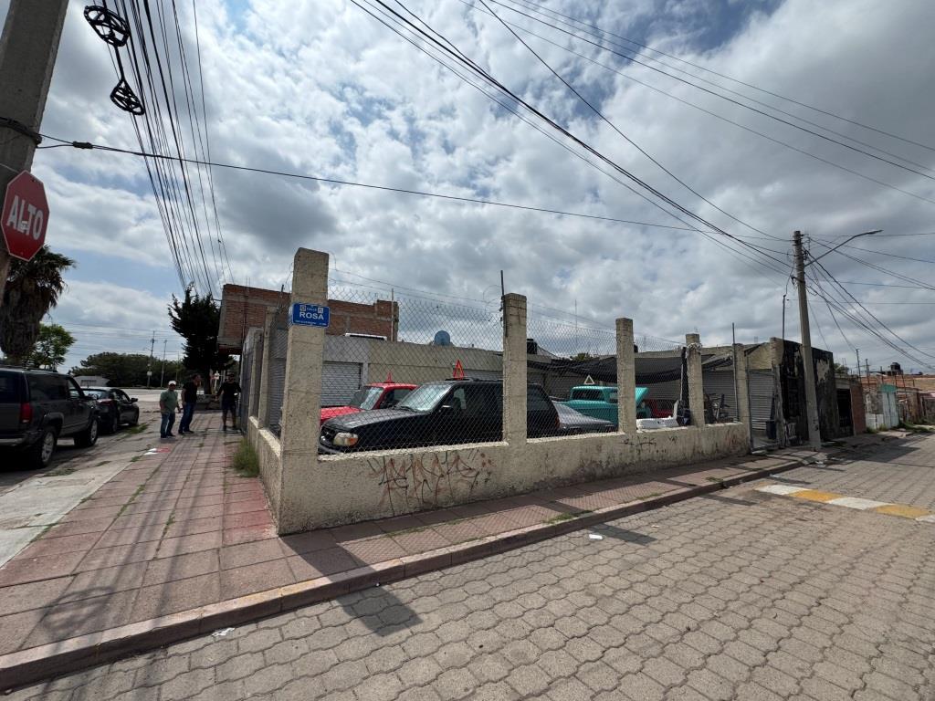 Propiedad comercial sobre Av Principal