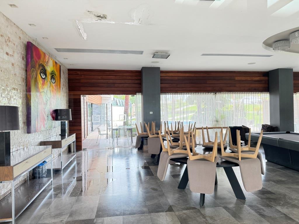 Terreno dentro de exclusivo Fracc. Residencial