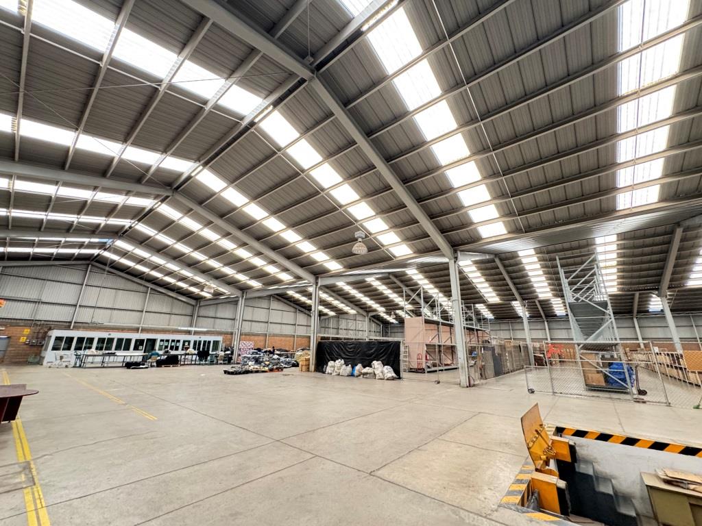 Nave industrial 2,600m2 Zona Sur