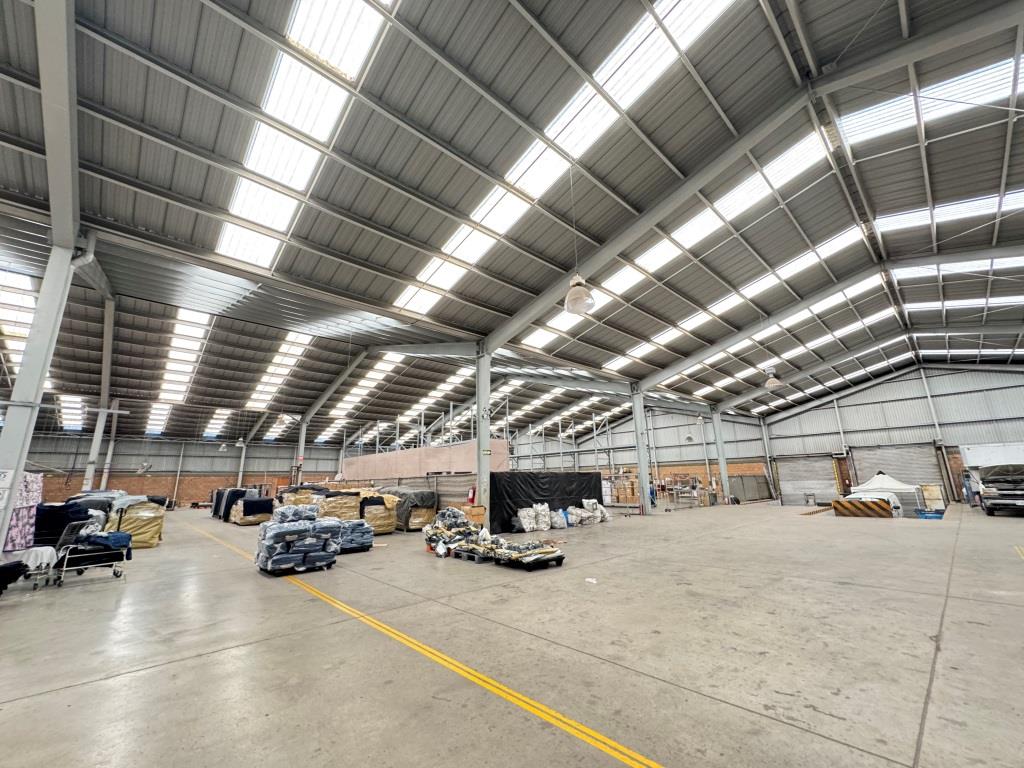 Nave industrial 2,600m2 Zona Sur