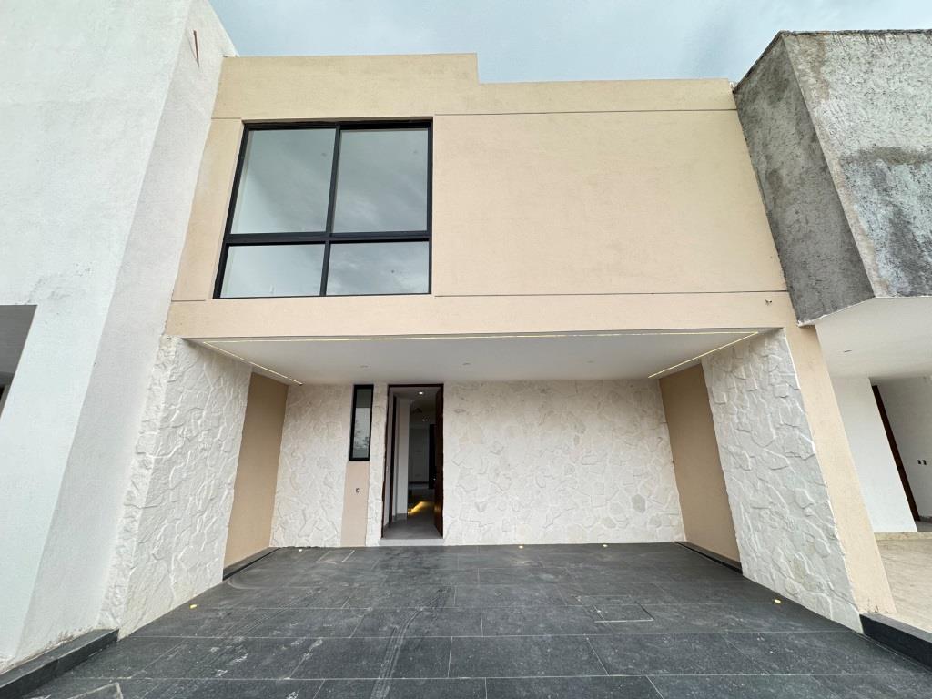 Casa nueva, zona sur, excelentes amenidades. 