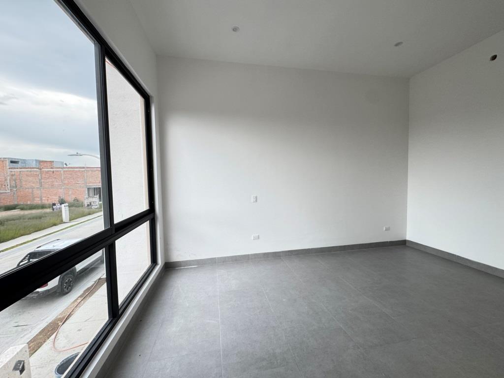 Casa nueva, zona sur, excelentes amenidades. 