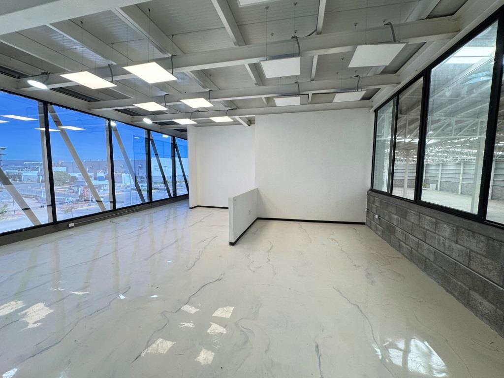 Nave industrial 4,790m2 + oficinas
