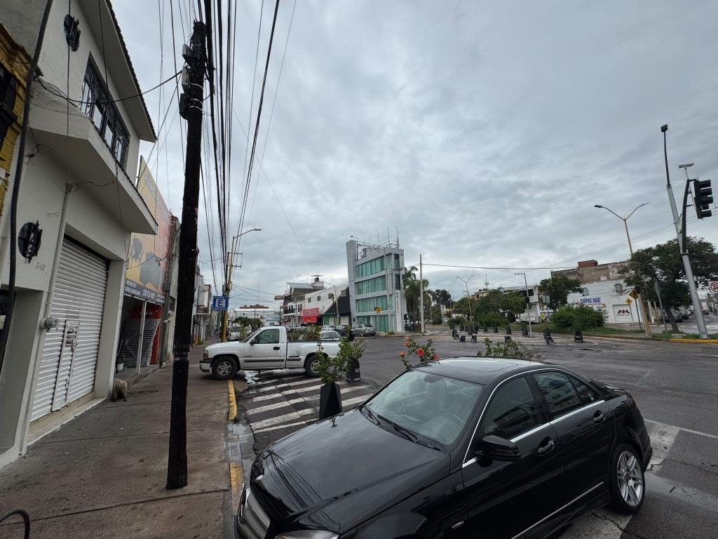 Local comercial Zaragoza y 5 de mayo