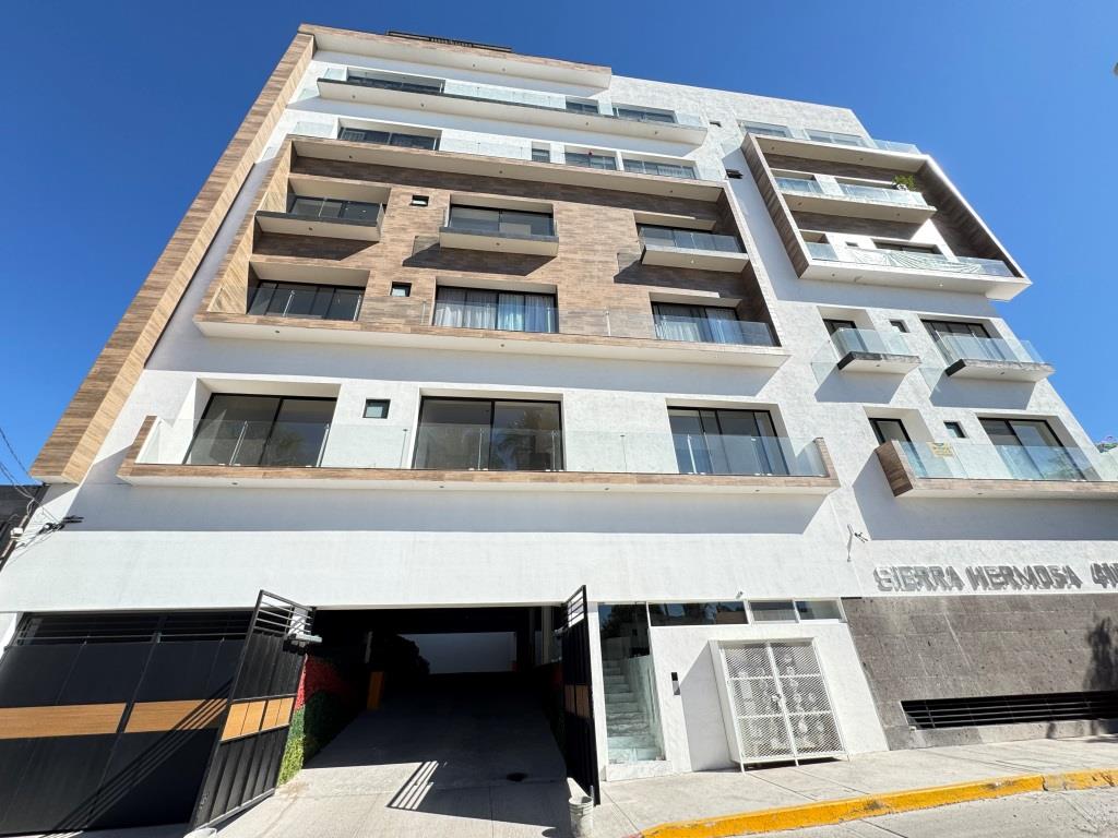 Departamento de lujo, 3 recamaras y oficina