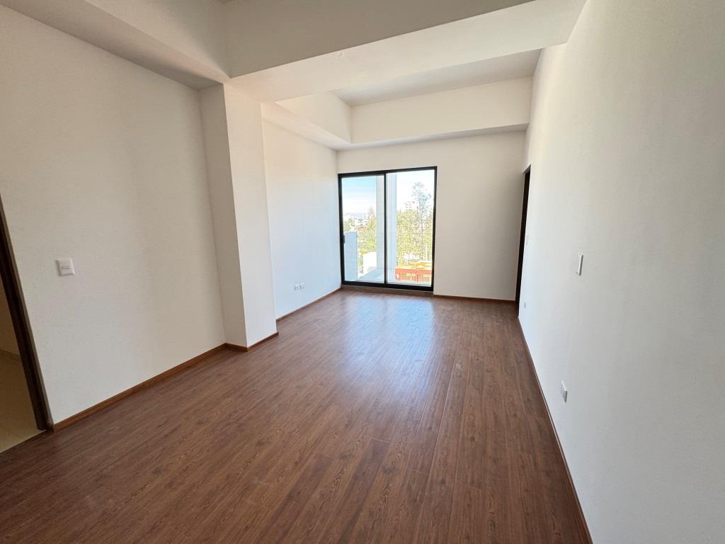 Departamento de lujo, 3 recamaras y oficina