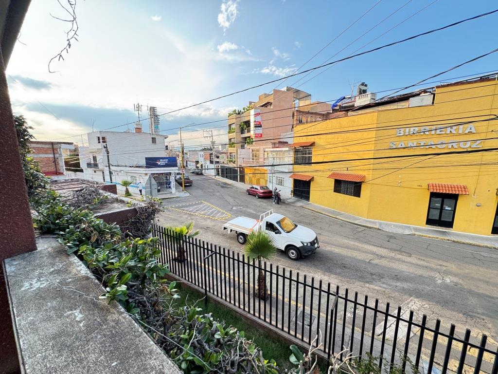 Propiedad céntrica en esquina a unos metros de Jardin de San Marcos