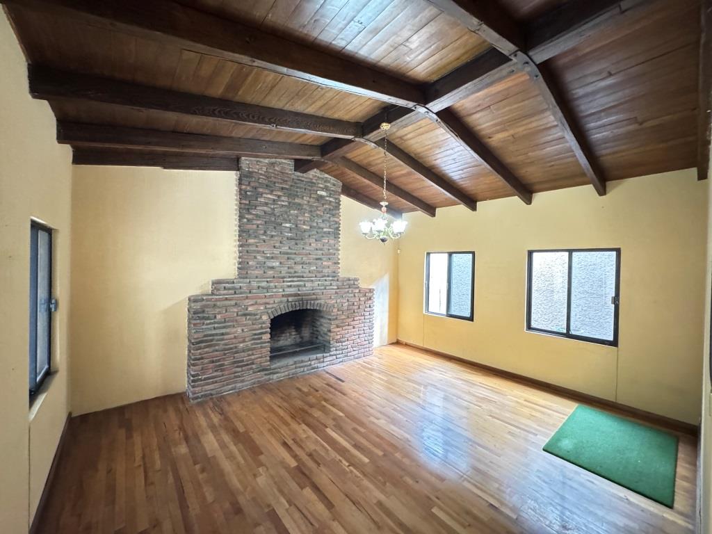 Casa dentro de exclusivo Fracc. zona Norte
