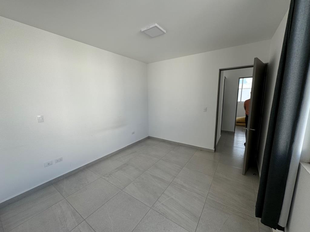 Casa dentro de privada, zona norte