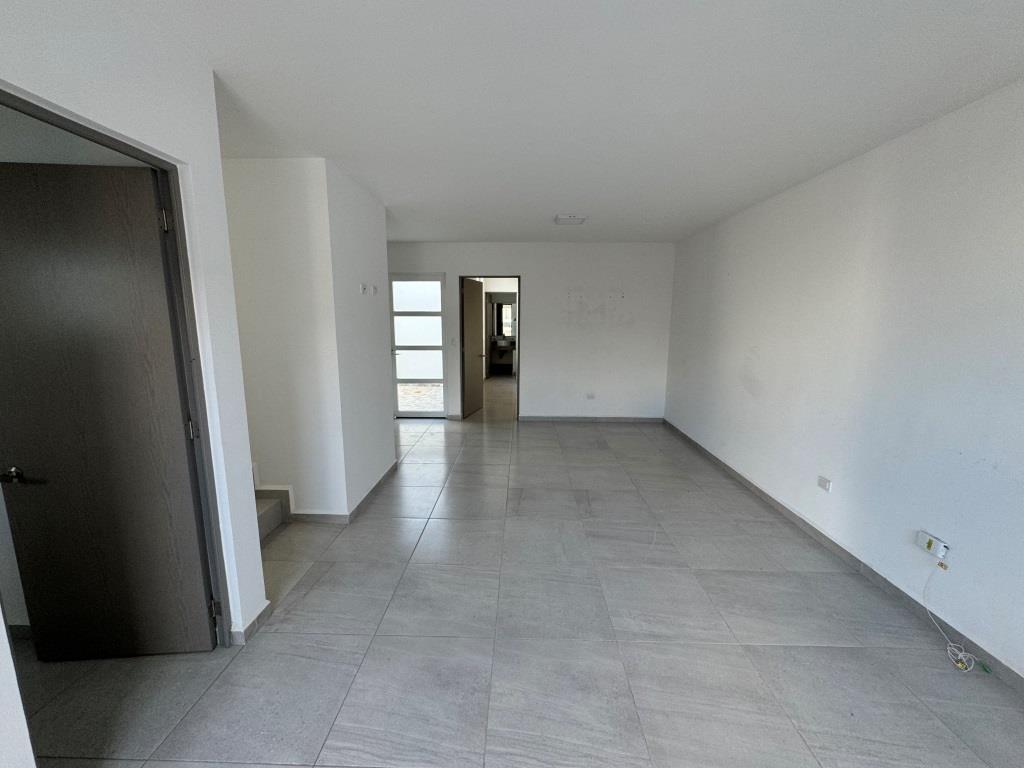 Casa dentro de privada, zona norte
