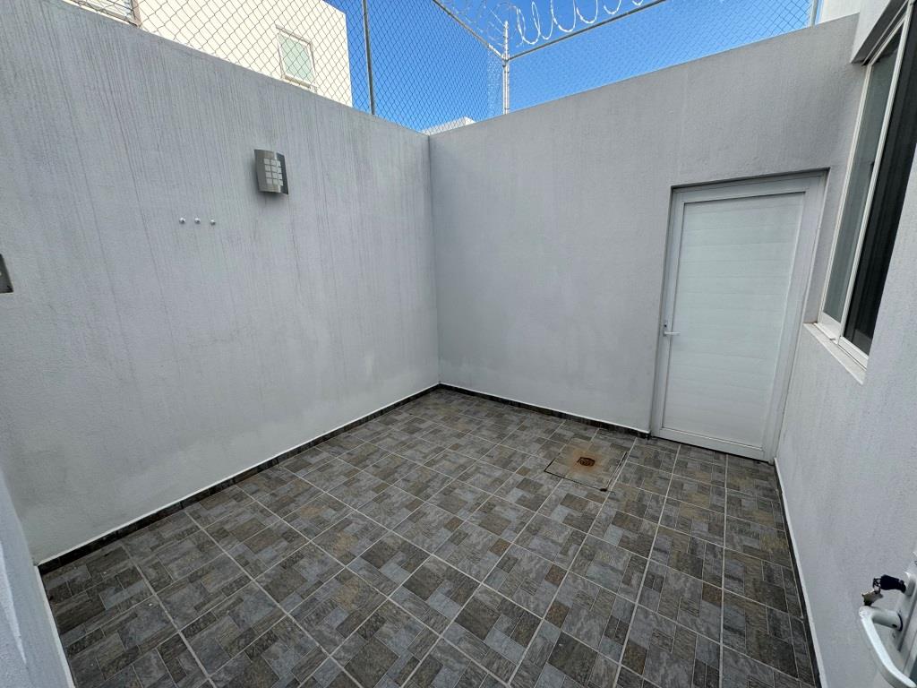 Casa dentro de privada, zona norte