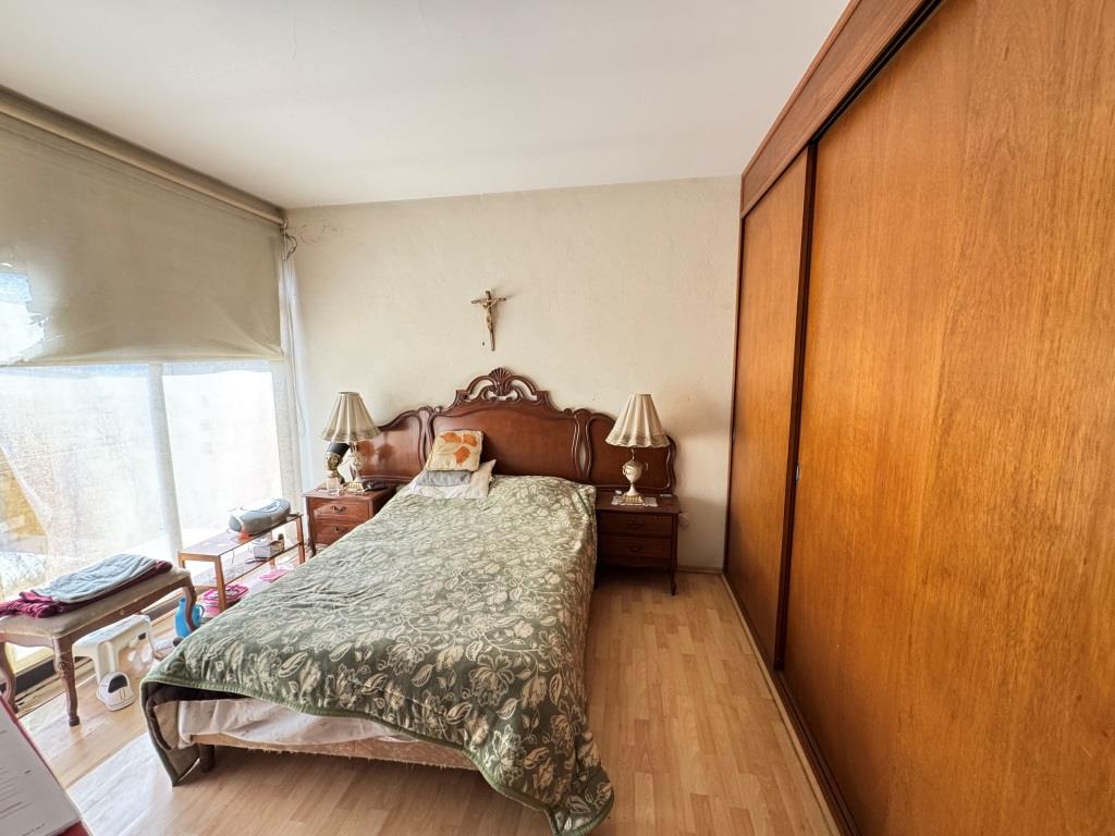 Amplia casa en 1,500m2 de terreno