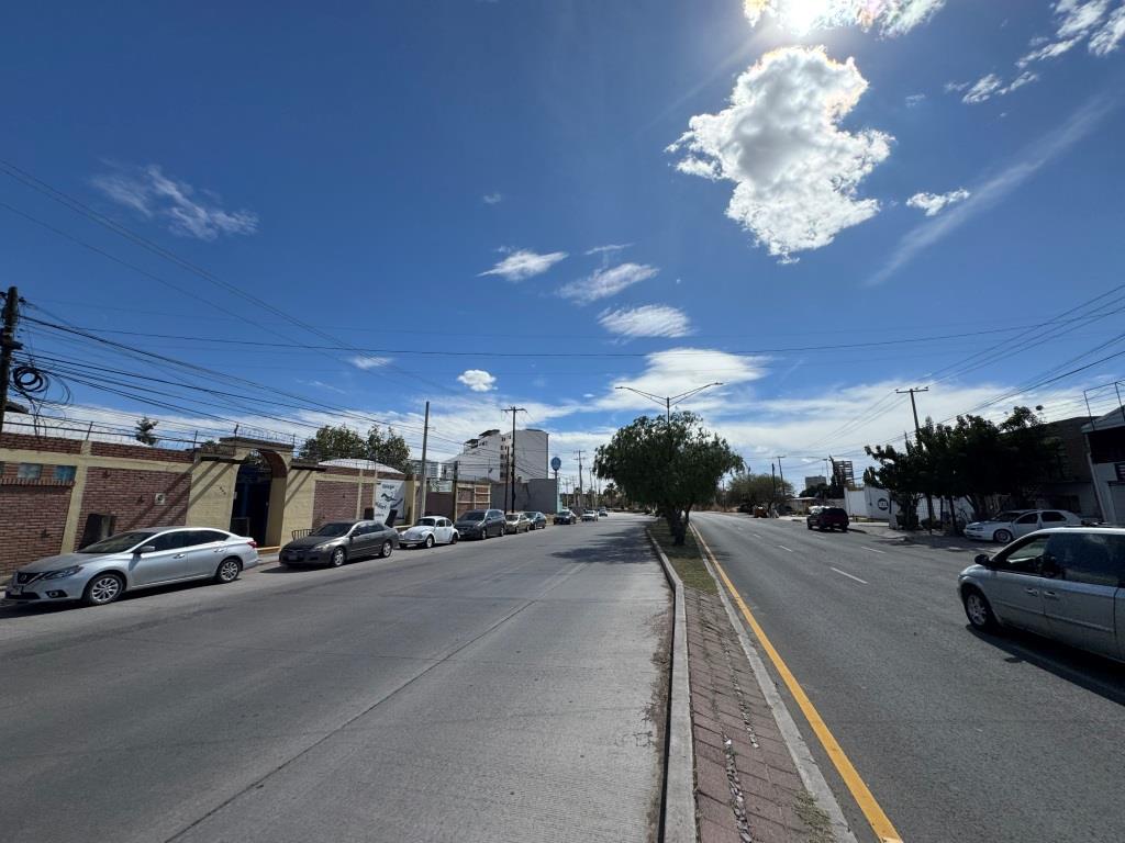 Terreno comercial zona pocitos