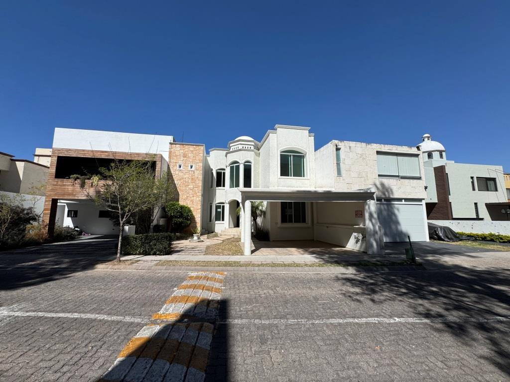 Casa en exclusivo Fracc al norte
