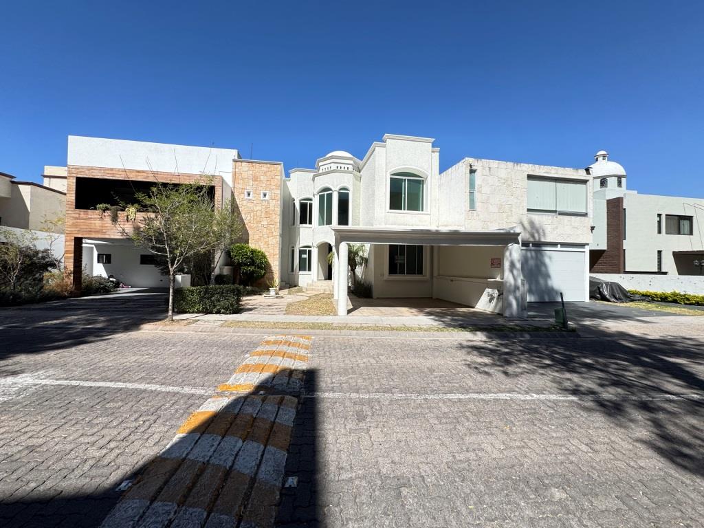 Casa en exclusivo Fracc al norte