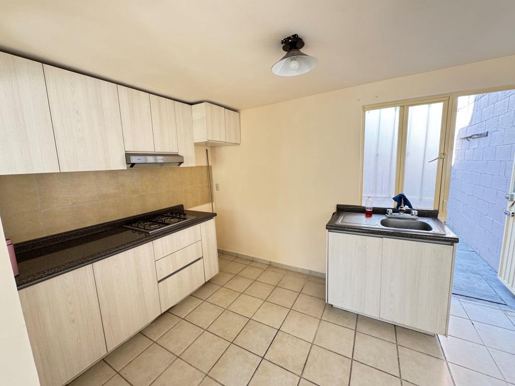 Casa zona sur, a unos mts de Av Siglo XXI Sur