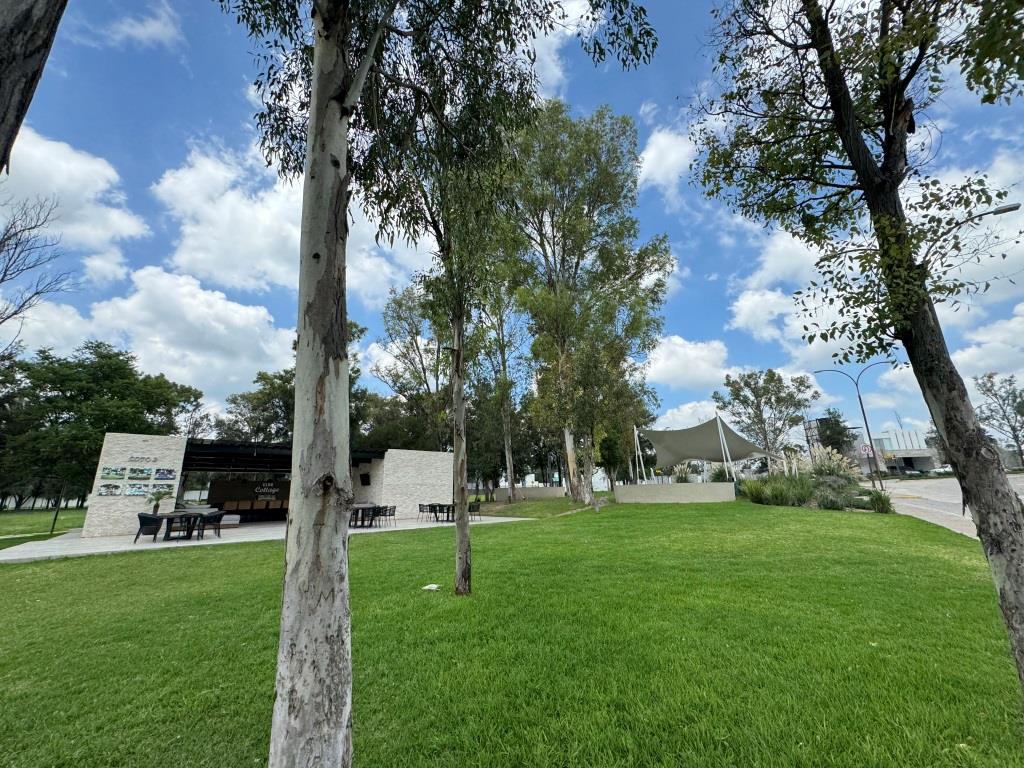 Terreno en esquina, Residencial zona Poniente