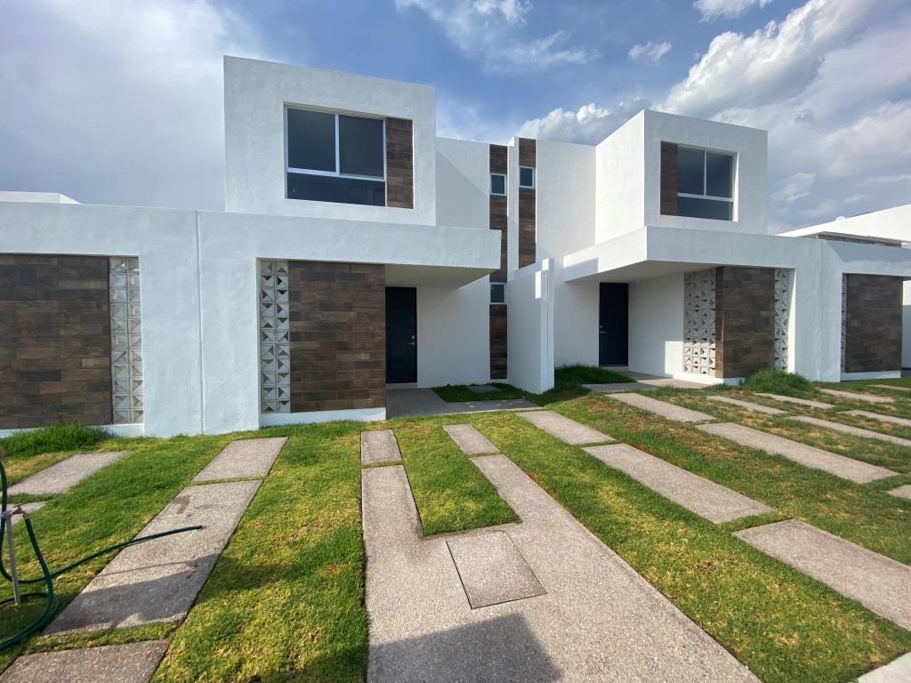 Casa en renta atras de PIVA