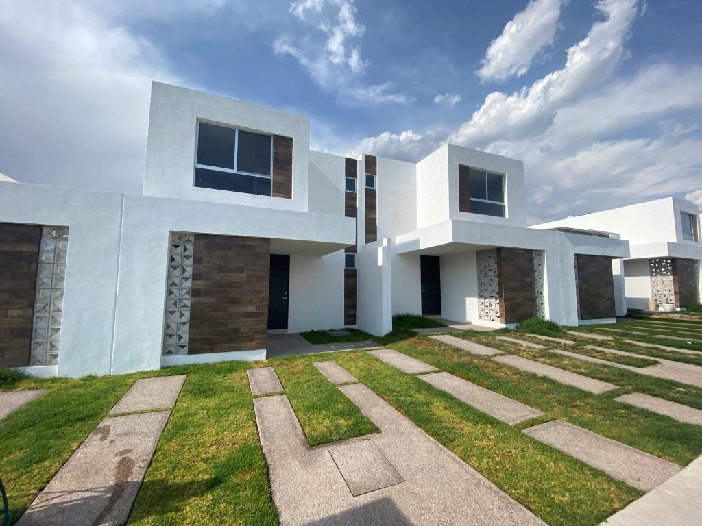Casa en renta atras de PIVA